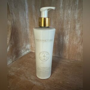 Hermetise Professional Facial Cleansing Lotion